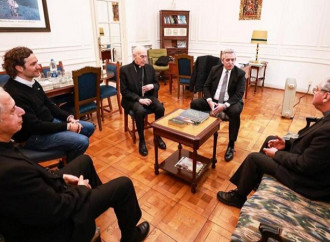 Il Papa tifa peronista? Smentite e incontri "galeotti"