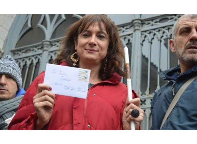 Luxuria alla juta dei femminielli Luxuria alla juta dei femminielli