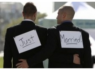 Se non li sposate, i gay vi chiederanno i danni