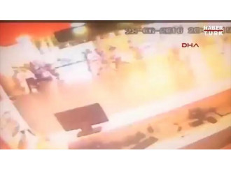 Strage a Istanbul, il prezzo dell'ambiguità
di Erdogan