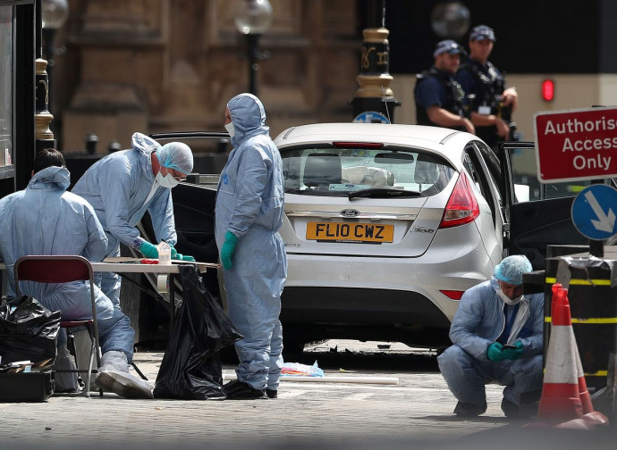 L'auto usata per l'attentato L'auto usata per l'attentato