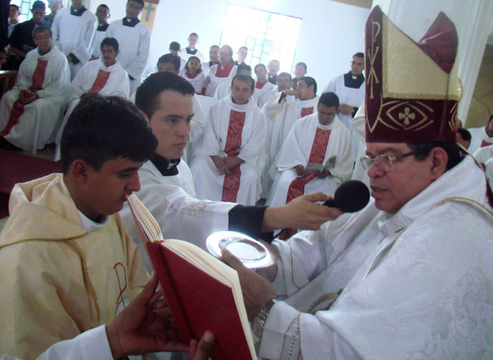 Mons. Azuaje, nuovo presidente della CEV Mons. Azuaje, nuovo presidente della CEV