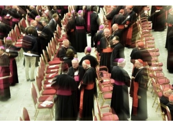 I lavori nell'Aula del Sinodo I lavori nell'Aula del Sinodo