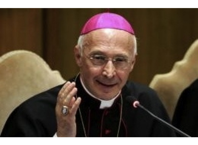Il cardinale Angelo Bagnasco, presidente Cei Il cardinale Angelo Bagnasco, presidente Cei