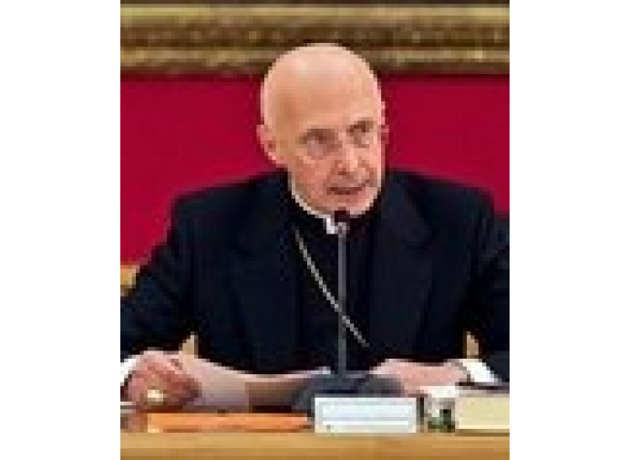 Il cardinale Bagnasco Il cardinale Bagnasco