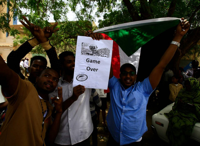 Khartoum, la festa per la deposizione di Omar Bashir