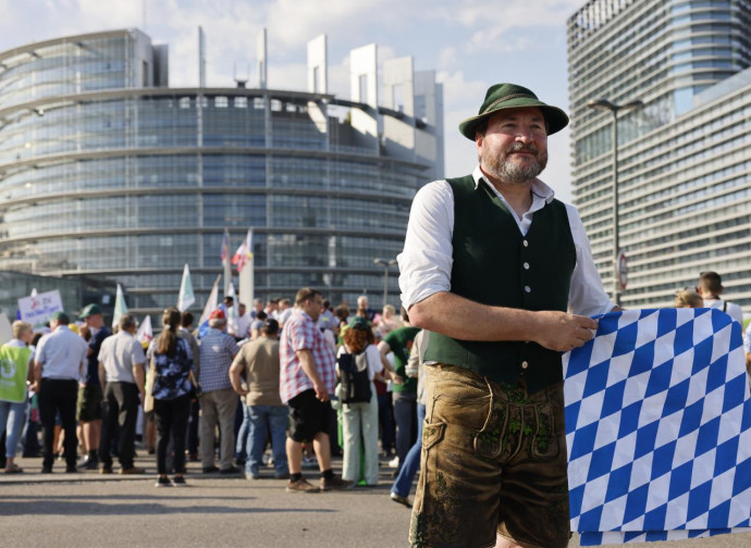 Agricoltori bavaresi manifestano al Parlamento Europeo