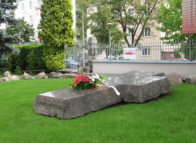 La tomba del beato Jerzy Popieluszko a Varsavia