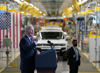 Biden sogna le auto elettriche. Ma così perde le elezioni