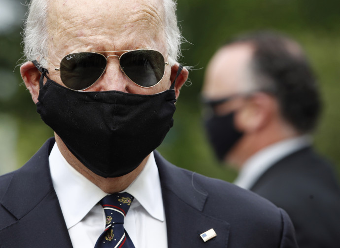 Joe Biden, con la mascherina