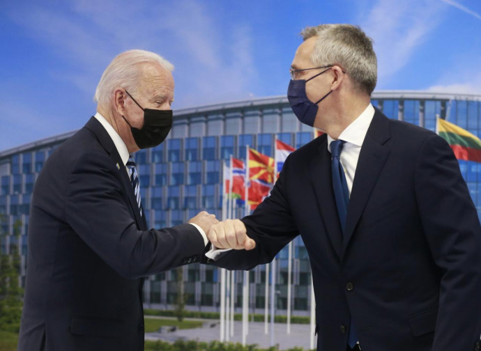 Biden e Jens Stoltenberg a Bruxelles Biden e Jens Stoltenberg a Bruxelles