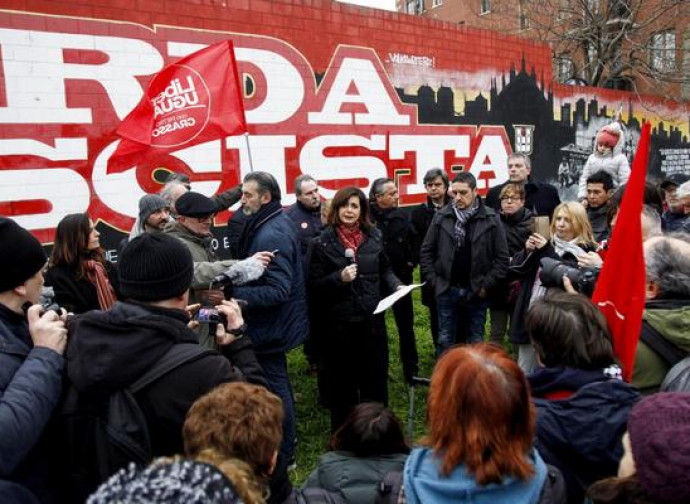 La Boldrini davanti al murale antifascista La Boldrini davanti al murale antifascista