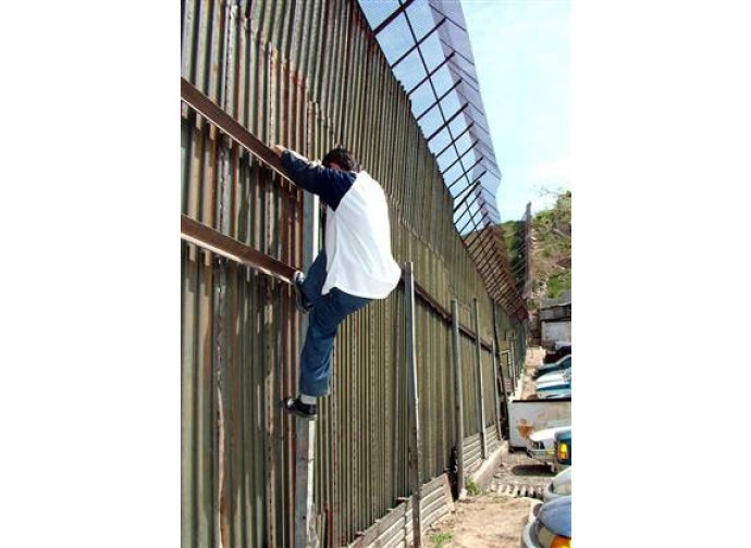 La barriera al confine Usa-Messico La barriera al confine Usa-Messico