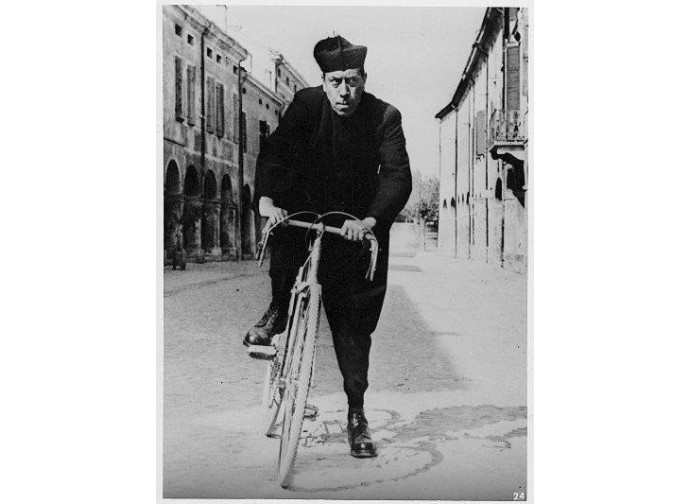 Don Camillo, interpretato da Fernandel