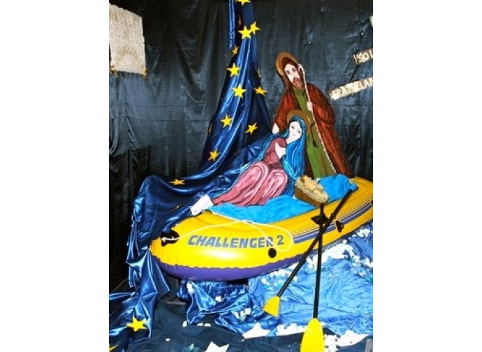 Maria e San Giuseppe sul gommone degli immigrati Maria e San Giuseppe sul gommone degli immigrati