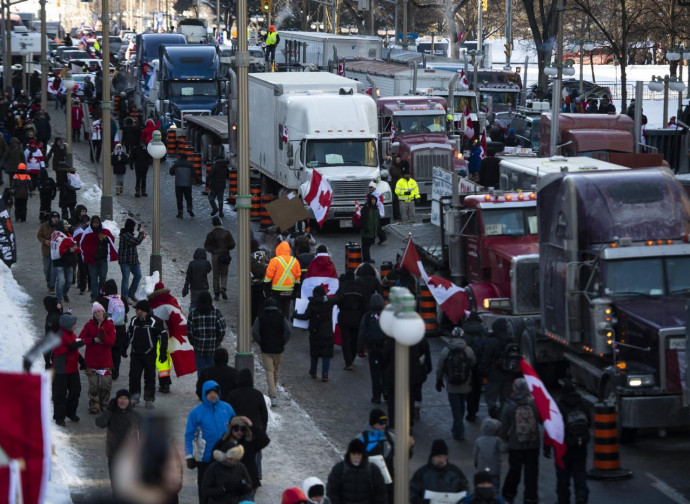 La carovana Freedom Convoy arrivata a Ottawa