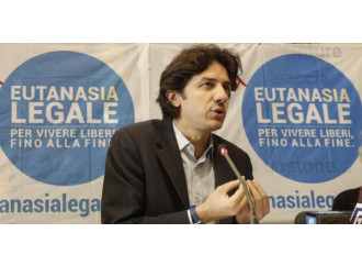 Caso Dj Fabo, i pm creano un "diritto alla dignità" contro il diritto alla vita