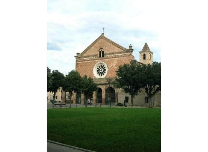 L’abbazia di Santa Maria in Castagnola a Chiaravalle (Ancona) L’abbazia di Santa Maria in Castagnola a Chiaravalle (Ancona)