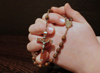 Preghiera alla Farnesina, per il Fatto è un attacco alla «laicità»