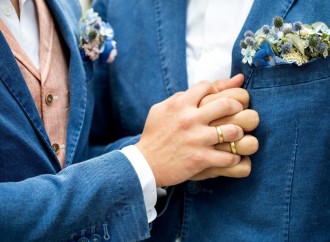 Svizzera, in calo il consenso per le "nozze" gay