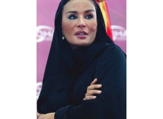 Cosa c’è dietro il velo dell'affascinante emira del Qatar  