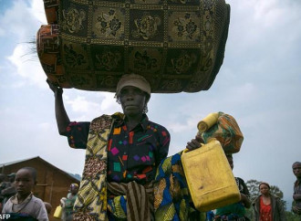 Migliaia di profughi congolesi in fuga dai combattimenti