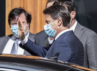 Conte resta al governo solo per mancanza di alternative