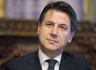 Conte alle prese con la grana dei servizi segreti