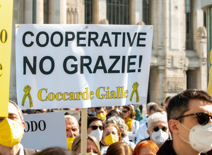 Protesta in Lombardia contro gli appalti della sanità