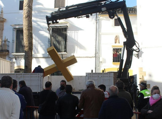 La croce divelta questa settimana a Cordoba
