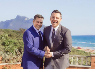 Tiziano Ferro, le "nozze" e il Dio simpatico