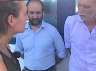 Sea Watch sperona la GdF. Ma per "ragioni umanitarie"