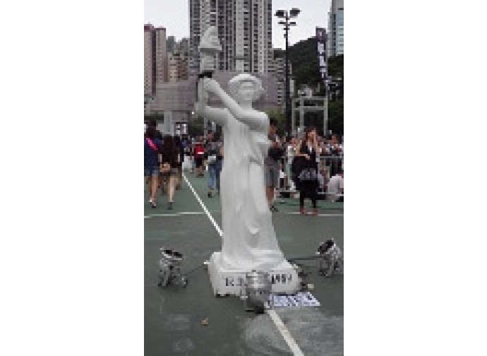 La statua degli studenti di Tienanmen La statua degli studenti di Tienanmen