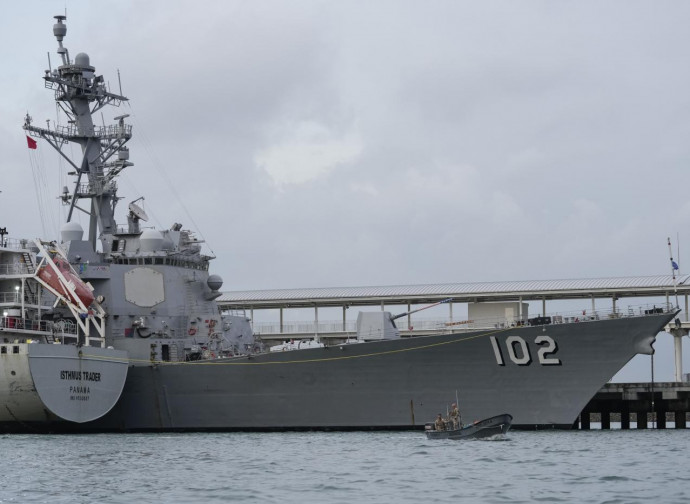 Il caccia americano USS Sampson a Panama (La Presse)