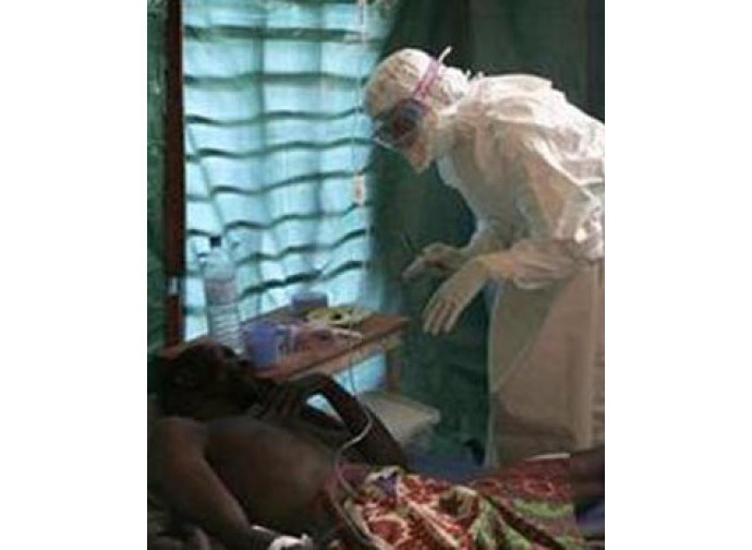 Ebola, soccorsi ai malati