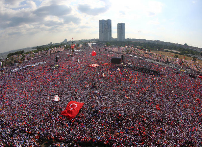 La manifestazione oceanica pro Erdogan a Gezi Park