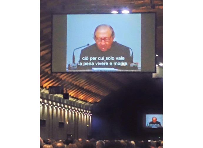 La lezione registrata di don Giussani riproposta agli Esercizi spirituali di Cl La lezione registrata di don Giussani riproposta agli Esercizi spirituali di Cl