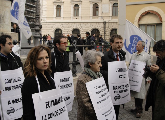 Manifestazione per l'eutanasia legale in Italia