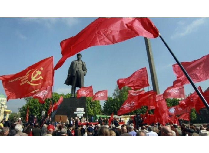 La legge dell'Ucraina mette fuori legge nazismo e comunismo La legge dell'Ucraina mette fuori legge nazismo e comunismo