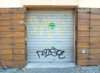 Nessun aiuto, né strategia, il governo affossa l'economia
