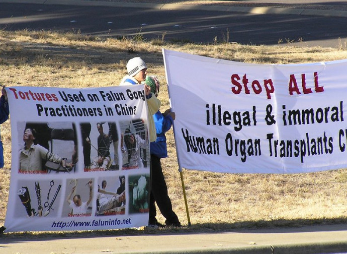 Protesta del Falun Gong contro i trapianti illegali