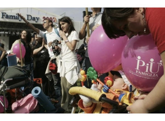 Contro la dittatura
del  gender 
resistenza o connivenza