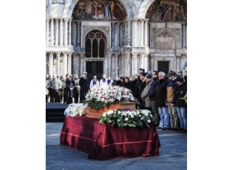 Ma quel funerale
"laico" non è
la vera risposta