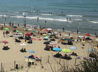 Dalla spiaggia di Fregene una lezione sull'omofobia