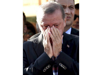 Pena di morte e arresti di massa: Erdogan sfida tutti