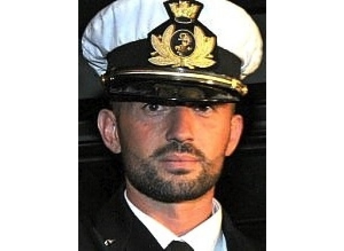 Salvatore Girone al commissariato di polizia di Chanakyapuri Salvatore Girone al commissariato di polizia di Chanakyapuri