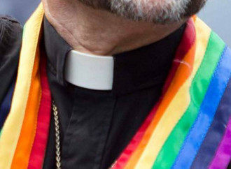 Dietro gli attacchi a Benedetto la lobby Lgbt