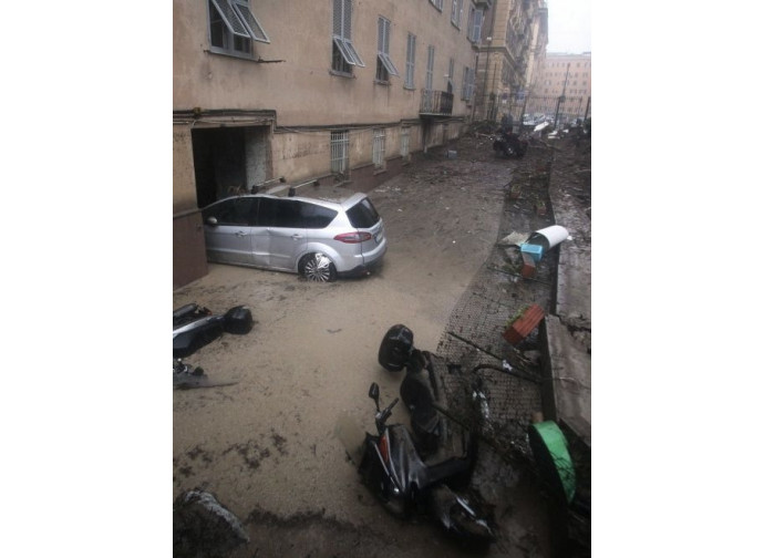 Distruzione a Genova Distruzione a Genova