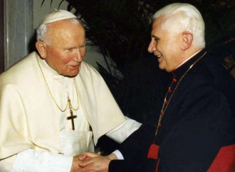 Giovanni Paolo II, Benedetto XVI e gli attacchi della Bestia