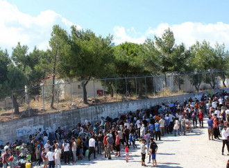 Timore di epidemia nelle isole greche gremite di richiedenti asilo